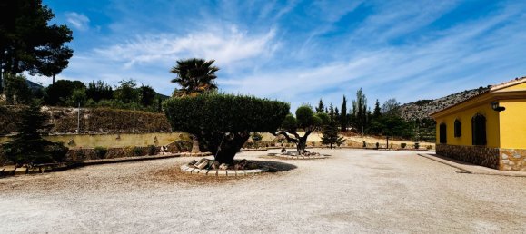 5 bedrooms House in Alicante, Spain No. 165905 3