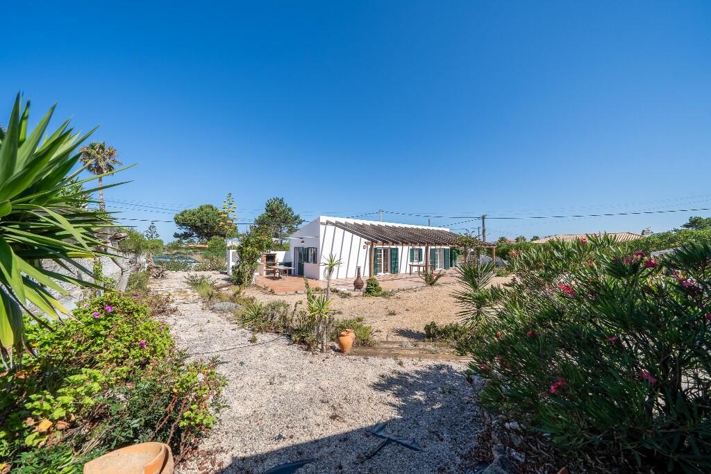 2 bedrooms Villa in Aljezur, Portugal No. 247729