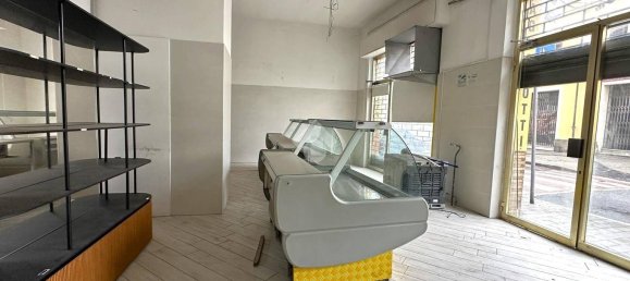 75m² Commercial property in Novi Ligure, Italy No. 106019 2