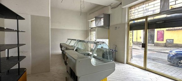 75m² Commercial property in Novi Ligure, Italy No. 106019 3