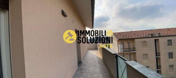 Квартира с 3 комнатами в Аббиатеграссо, Италия № 2537 2