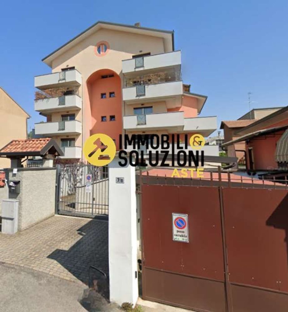 Квартира с 3 комнатами в Аббиатеграссо, Италия № 2537