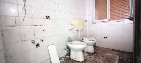 2 Schlafzimmer Villa in Sovico, Italy, Nr. 296808 37