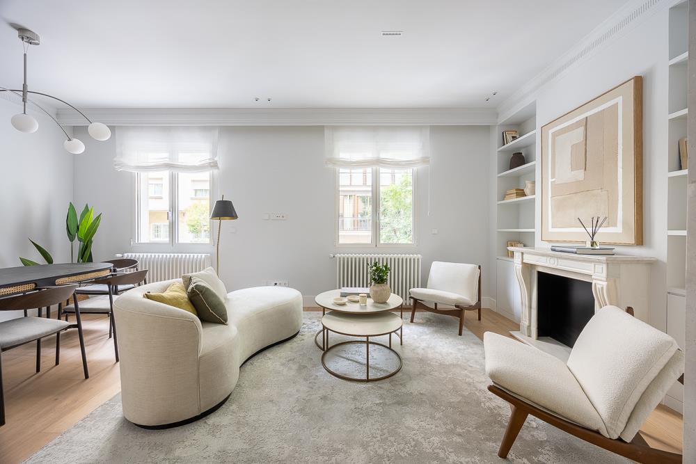 3 bedrooms Apartment in Madrid, Spain No. 77733