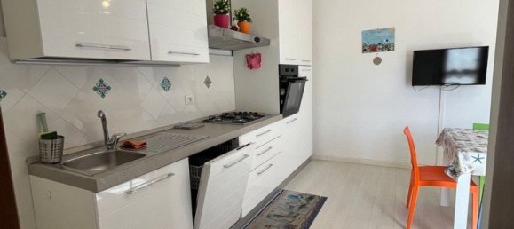 3 rooms Apartment in Viareggio, Italy No. 258691 10