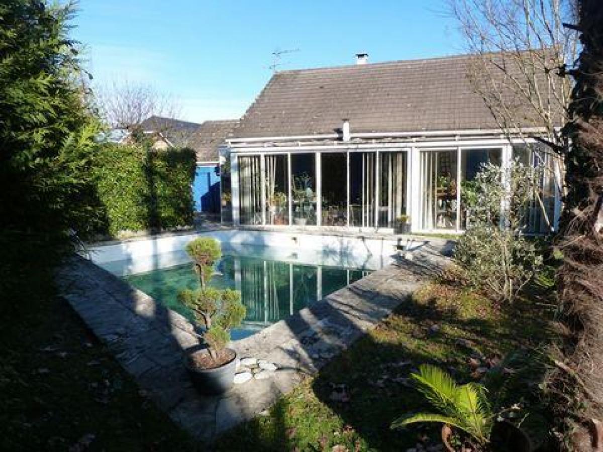 3 bedrooms House in Tarbes, France No. 28307