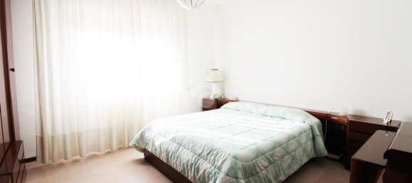 4 rooms Apartment in Chieti, Italy No. 30609 3