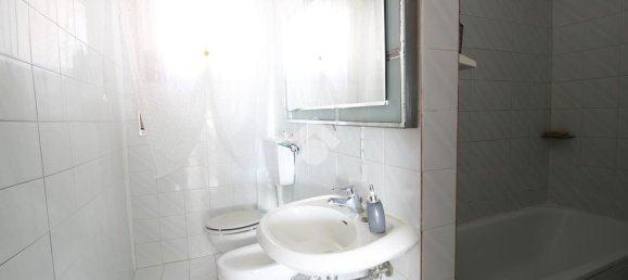 4 rooms Apartment in Chieti, Italy No. 30609 6