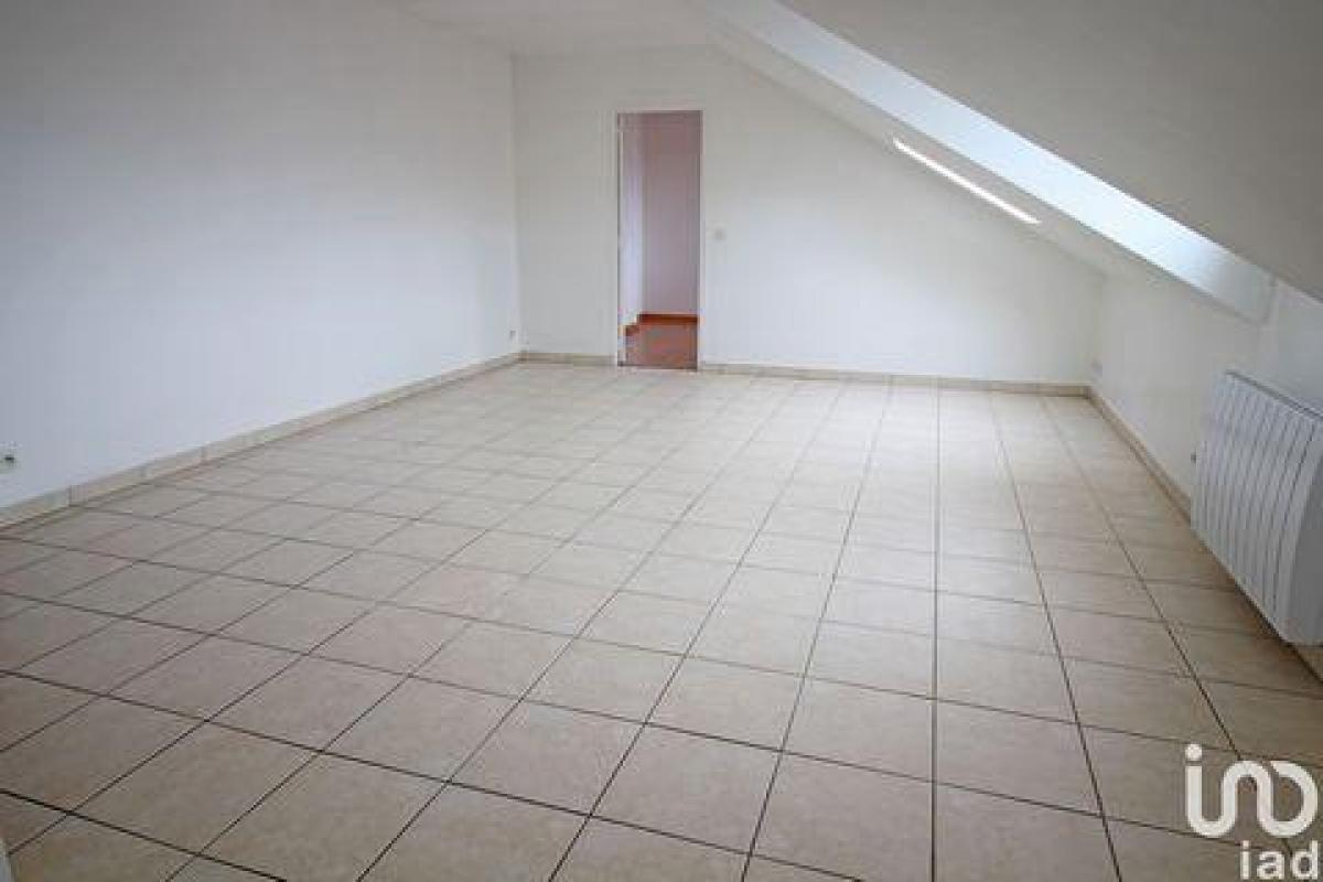 Studio-Eigentumswohnung in Crosne, France, Nr. 30077