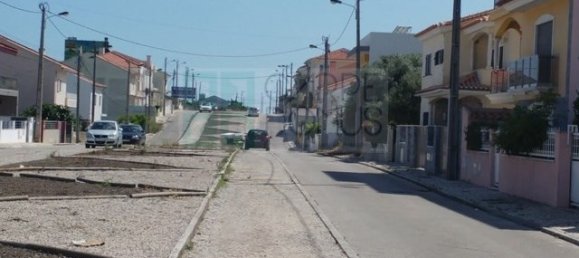  Land in Loures, Portugal No. 88396 3