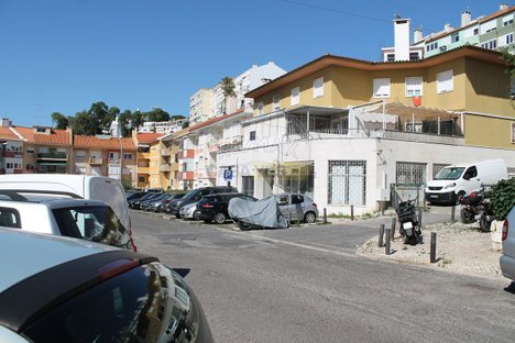 146m² Commercial property in Oeiras, Portugal No. 65908