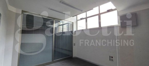 Офис 151м² в Изерния, Италия № 279574 35