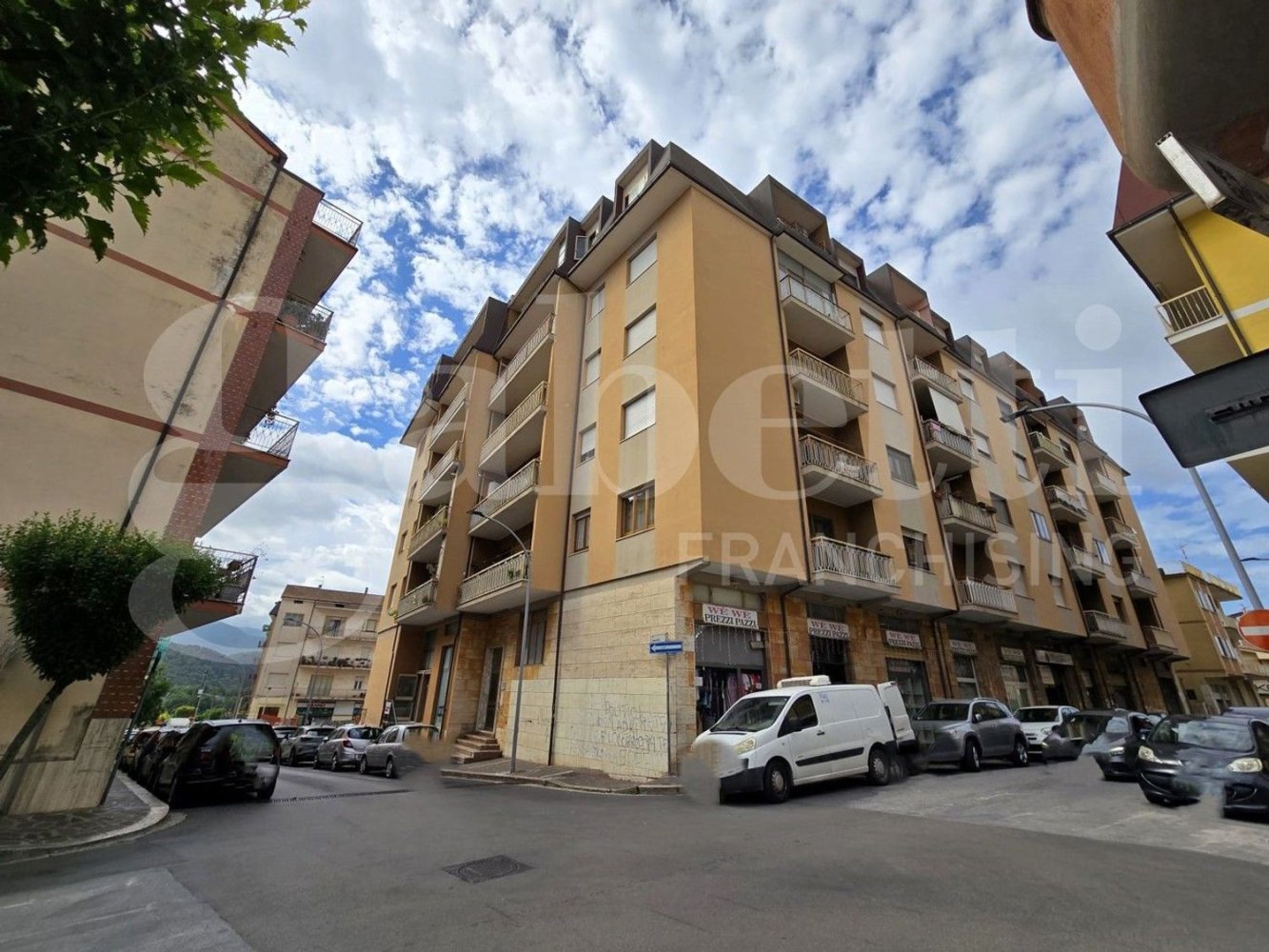 Офис 151м² в Изерния, Италия № 279574