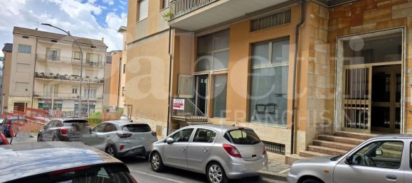 Офис 151м² в Изерния, Италия № 279574 10