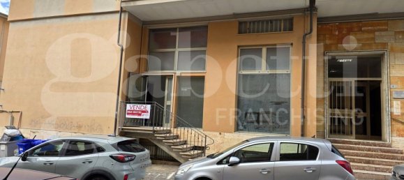 Офис 151м² в Изерния, Италия № 279574 12