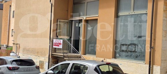 Офис 151м² в Изерния, Италия № 279574 11