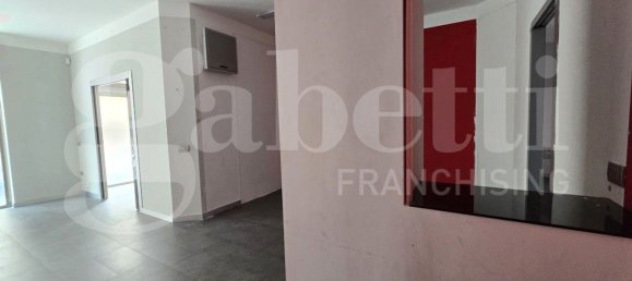 Офис 151м² в Изерния, Италия № 279574 19