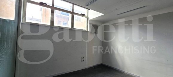 Офис 151м² в Изерния, Италия № 279574 33