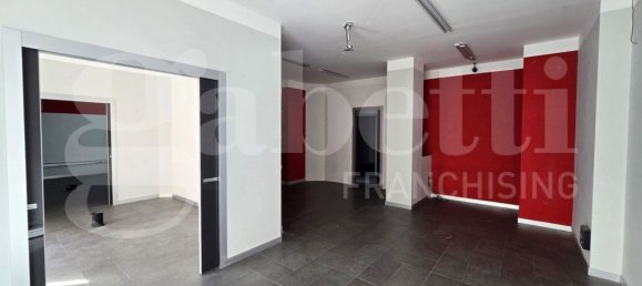 Офис 151м² в Изерния, Италия № 279574 16