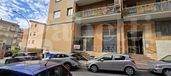 Офис 151м² в Изерния, Италия № 279574 8