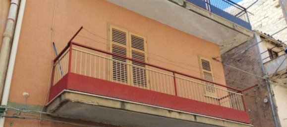 Дом с 3 спальнями в Бельмонте Медзаньо, Италия № 150170 2