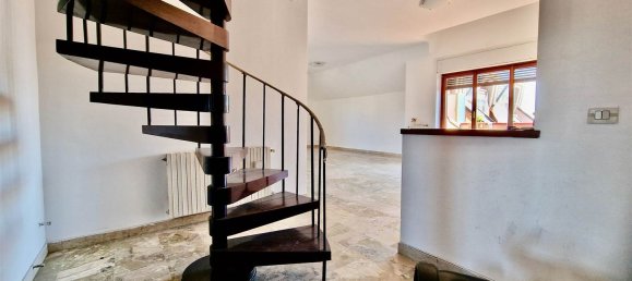 Квартира с 6 комнатами в Треместьери Этнео, Италия № 290440 2