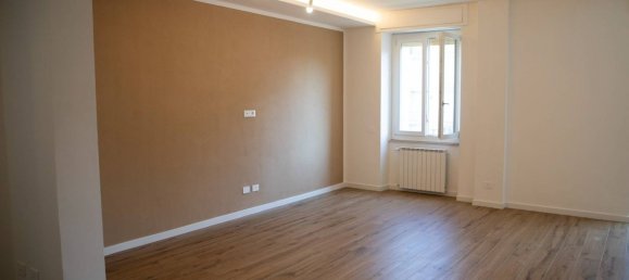 Apartamento T3 em Casale Monferrato, Italy N.º 345831 2