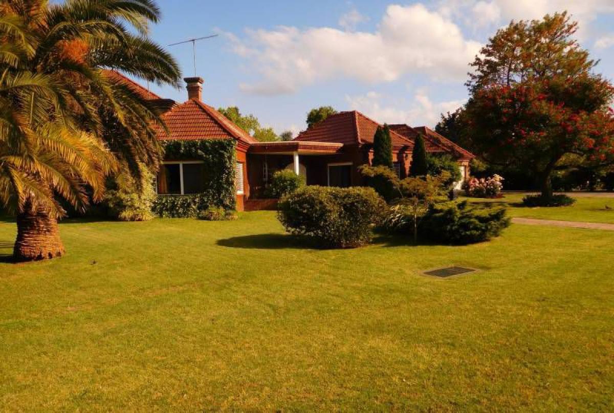 3 bedrooms House in Moreno, Argentina No. 70958