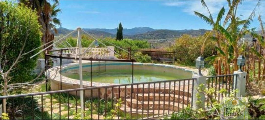 3 bedrooms House in Estivella, Spain No. 251393