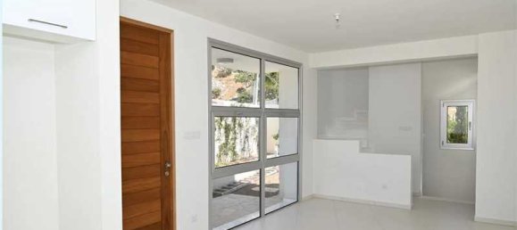 3 bedrooms House in Chloraka, Cyprus No. 15815 6