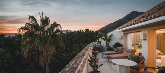 3 bedrooms Penthouse in Marbella Golden Mile, Spain No. 2918 2