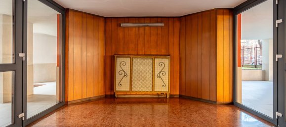 4 bedrooms Apartment in Turin, Italy No. 99939 4