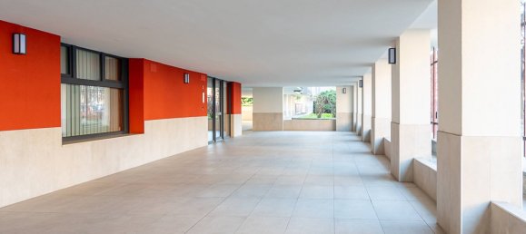 4 bedrooms Apartment in Turin, Italy No. 99939 2