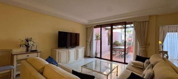 3 bedrooms Penthouse in Estepona, Spain No. 133590 8