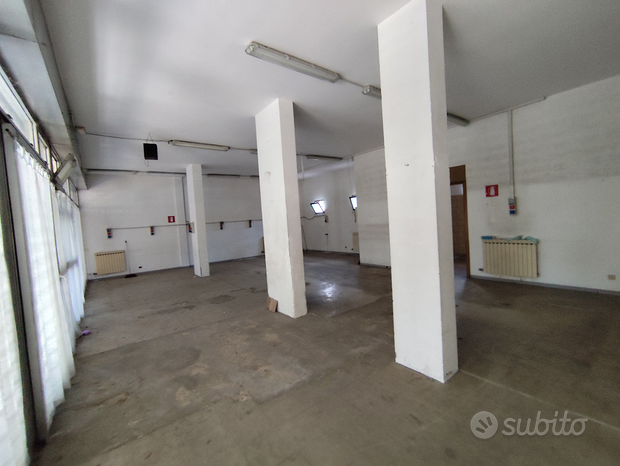 2-Zimmer Gewerbliche Immobilie in Seregno, Italy, Nr. 292231