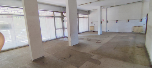 2-Zimmer Gewerbliche Immobilie in Seregno, Italy, Nr. 292231 6