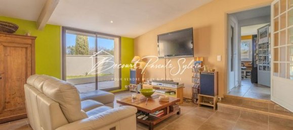 3 bedrooms Villa in Carpentras, France No. 301827 4