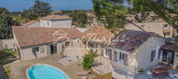 3 bedrooms Villa in Carpentras, France No. 301827 5