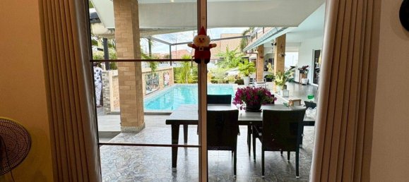 3 Schlafzimmer Villa in Hua Hin, Thailand, Nr. 68219 22
