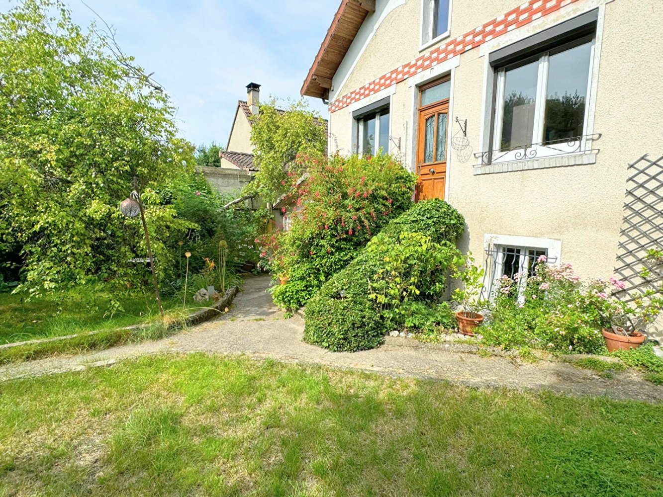 3 bedrooms House in Cachan, France No. 179319