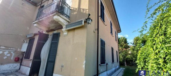 4 غرف نوم منزل في Carrara, Italy رقم 48098 34