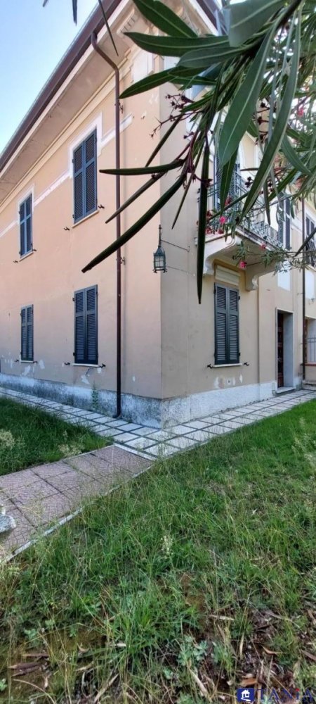 4 غرف نوم منزل في Carrara, Italy رقم 48098