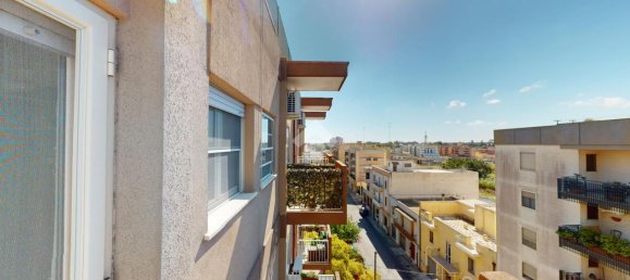 Квартира с 4 комнатами в Бриндизи, Италия № 146108 8