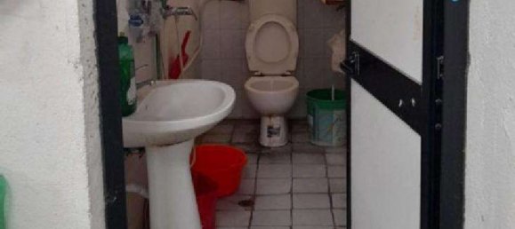 108m² Commercial property in Prato, Italy No. 321382 5