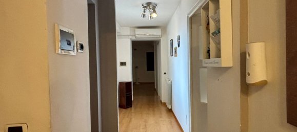 5-salle Appartement à Ivrea, Italy No. 289951 5