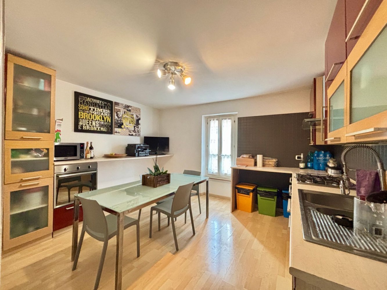 5-salle Appartement à Ivrea, Italy No. 289951