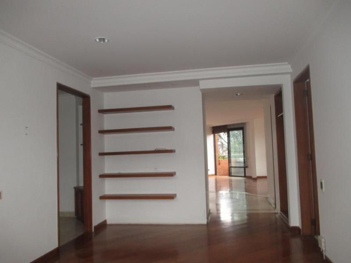 3 bedrooms House in Bogota, Colombia No. 12486