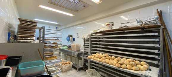 Propriété commerciale à Bari, Italy 120m² No. 285268 10