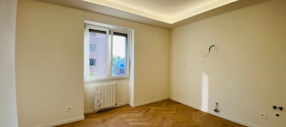 2 rooms Apartment in Milan, Italy No. 239619 2