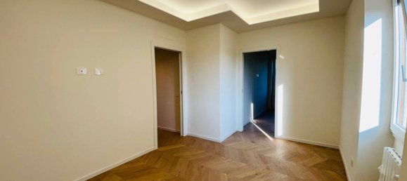 2 rooms Apartment in Milan, Italy No. 239619 3